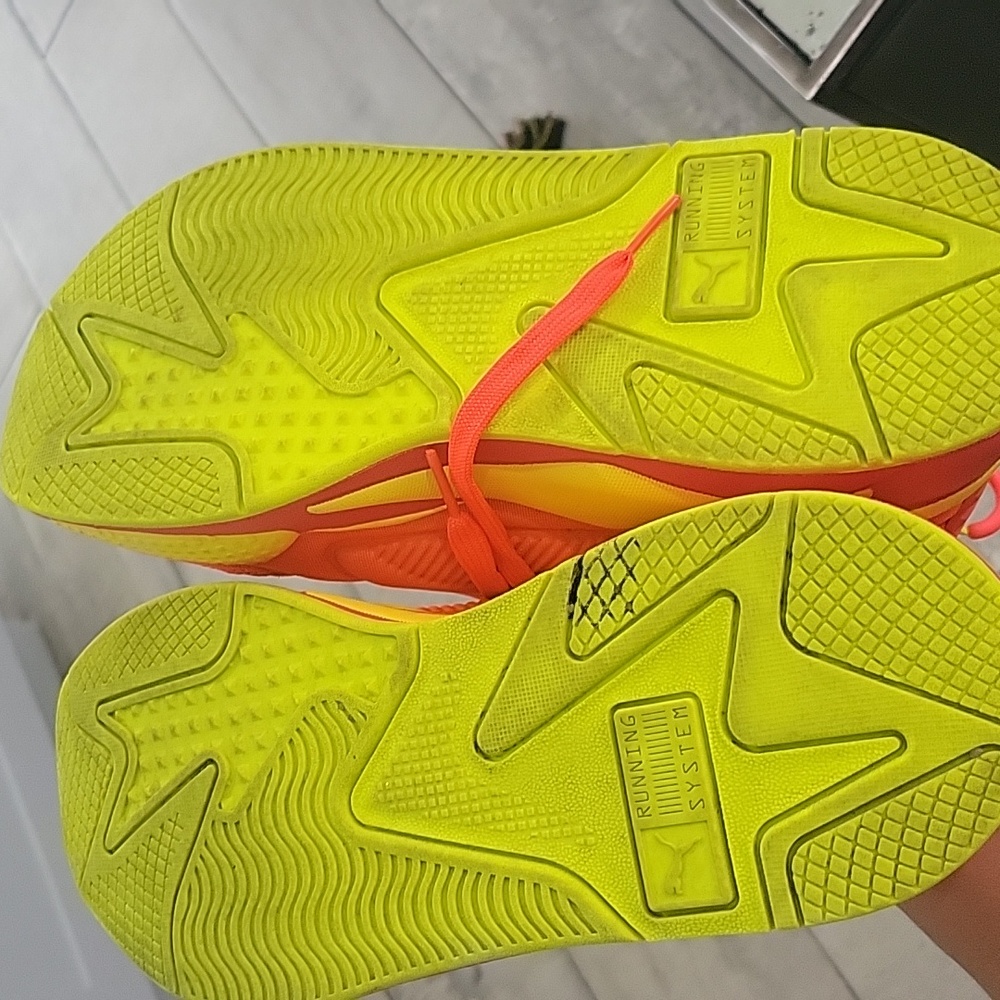 Puma  Neon Pink and Yellow Sneakers Size 8.5  In Amazing Conition - Picture 6 of 6